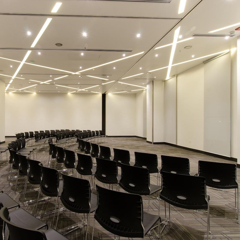 Ramada Encore By Wyndham Guadalajara Sur Palomar